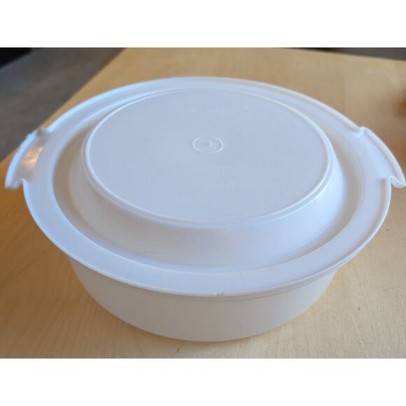 🎃Tupperware Pie Keeper - Picture 2 of 2